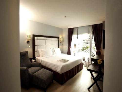 Sukhumvit Suites Bangkok - Double bed room suite