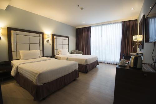 Sukhumvit Suites Bangkok - Accommodation with double bed room